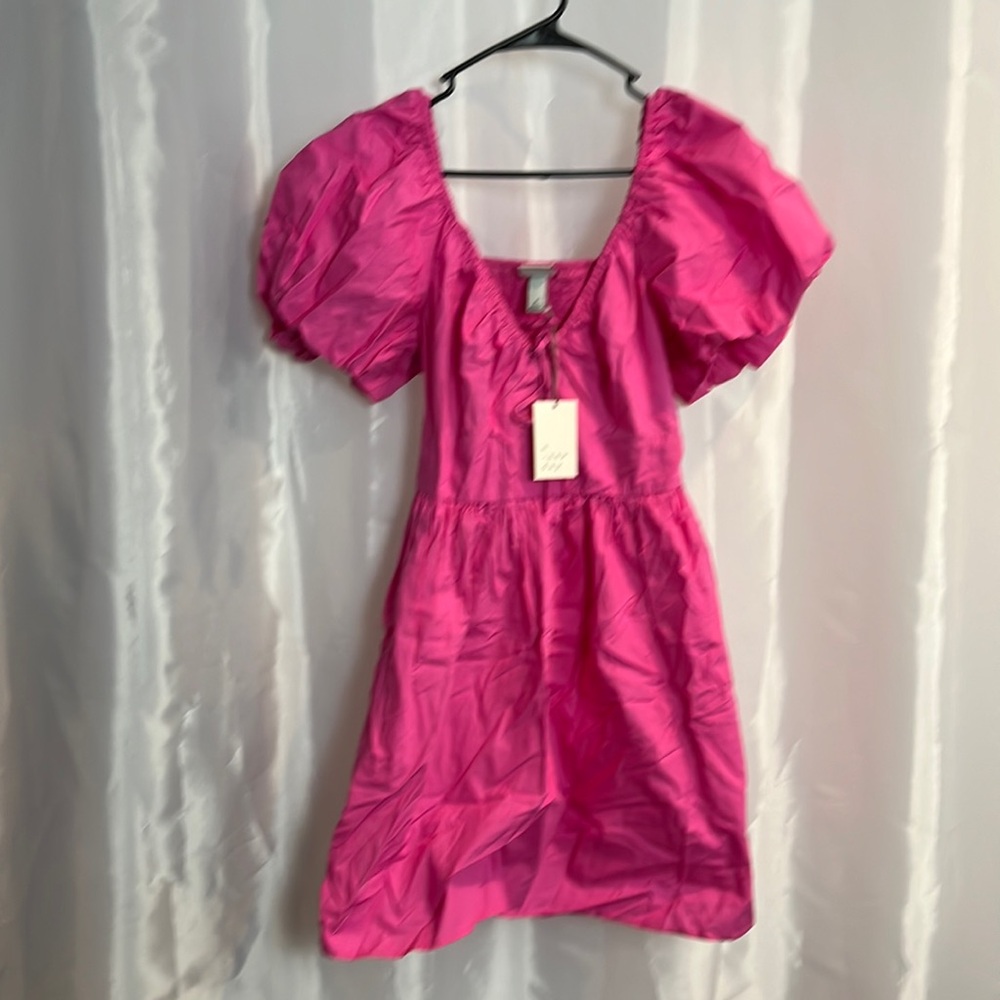 Women’s pretty pink dress with 2 pockets. 2156